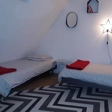 Duplex Au Coeur Du Bouchon De Champagne Apartment